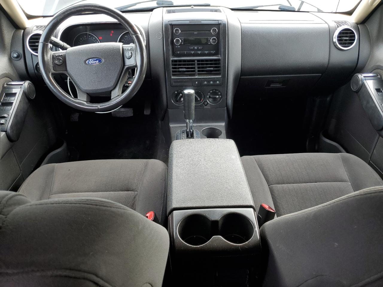 2010 Ford Explorer - Image 8