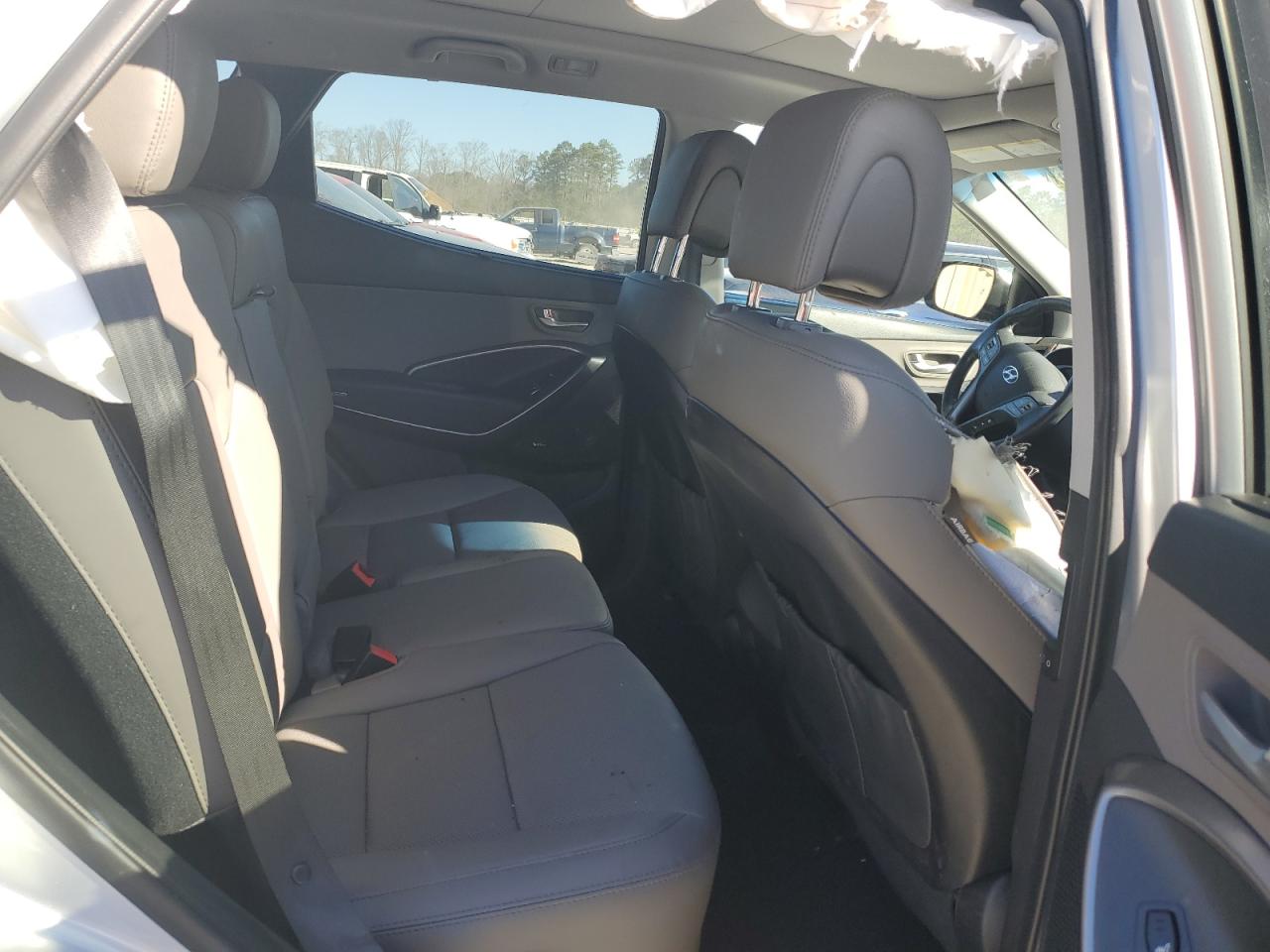 2018 Hyundai Santa Fe - Image 10