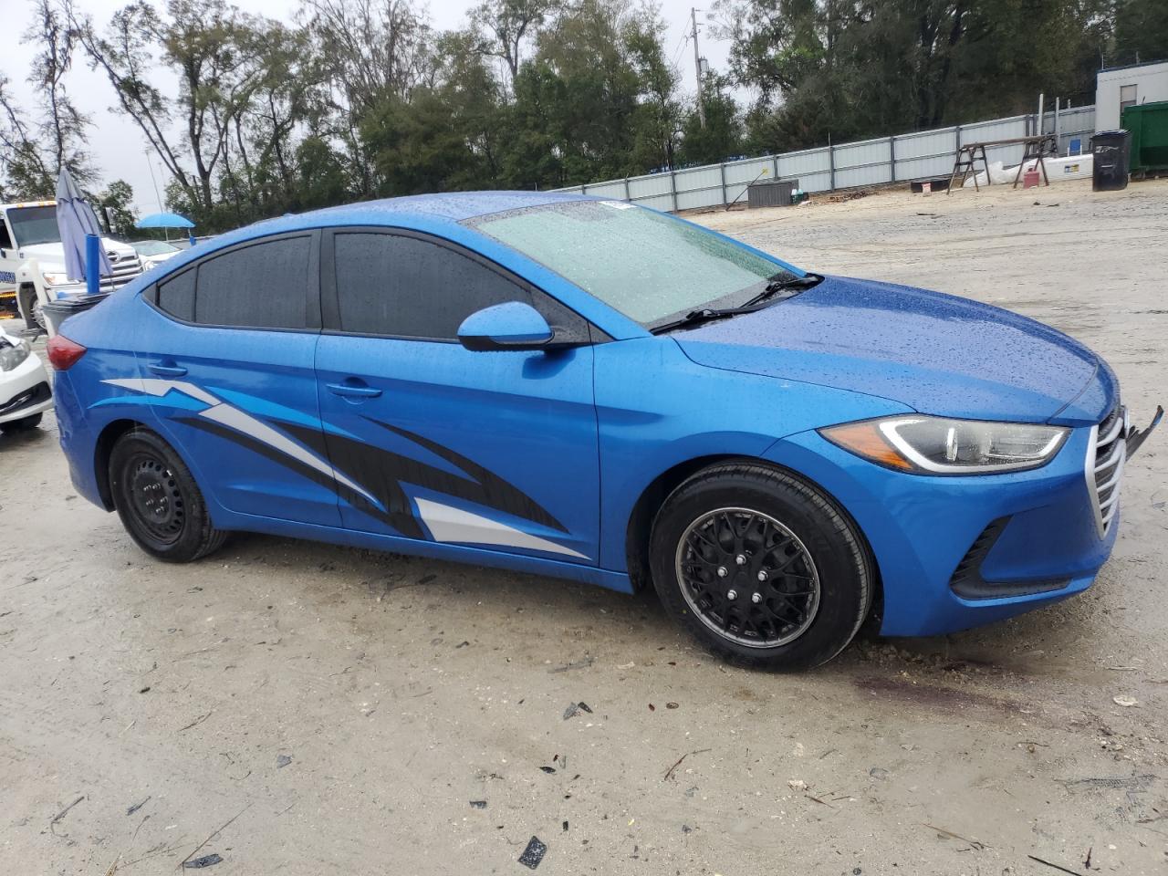 2017 Hyundai Elantra - Image 4