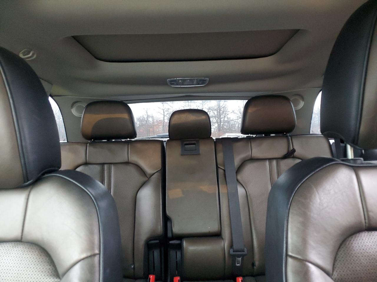 2011 Lincoln MKX - Image 10