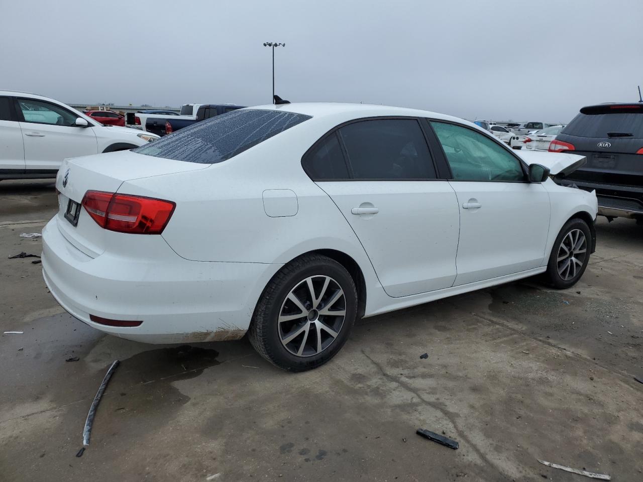 2015 Volkswagen Jetta - Image 3