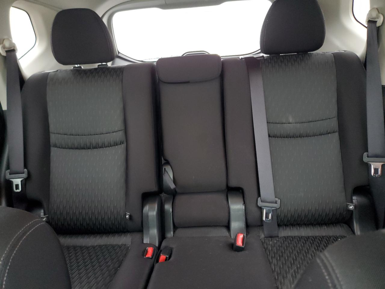 2017 Nissan Rogue - Image 10