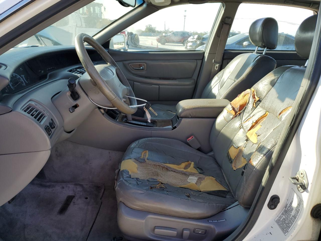 2000 Toyota Avalon - Image 7