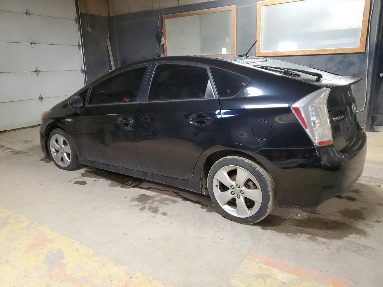 2011 Toyota Prius - Image 2