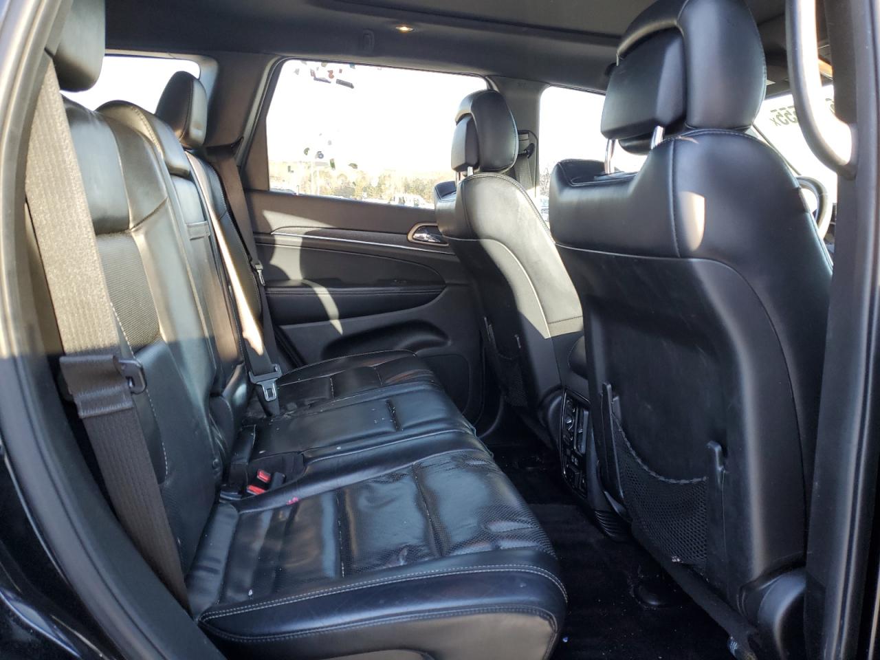 2017 Jeep Grand Cherokee - Image 11