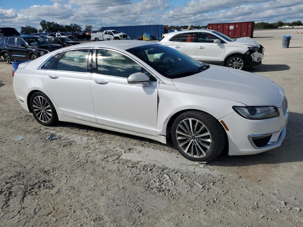 2019 Lincoln MKZ - Image 4