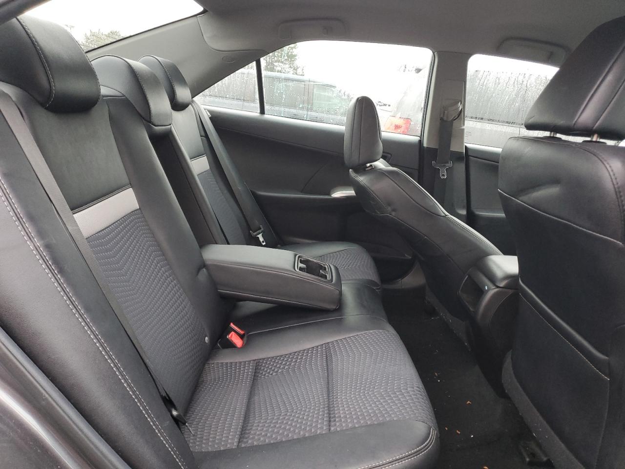 2014 Toyota Camry - Image 10