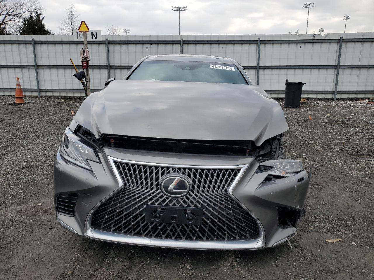 2018 Lexus LS - Image 5