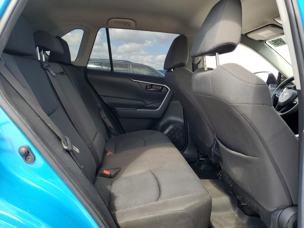 2020 Toyota RAV 4 - Image 11