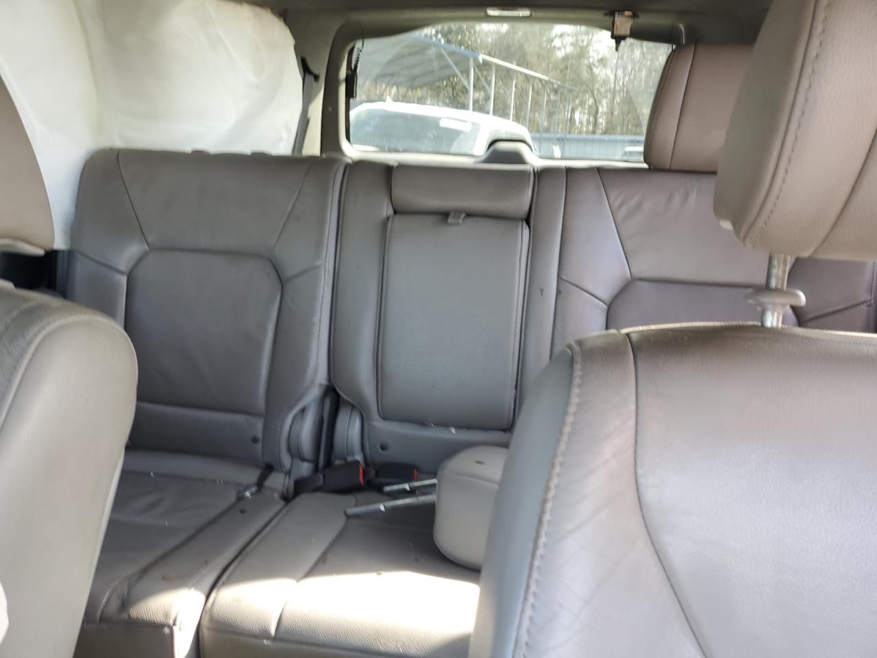 2015 Honda Pilot - Image 10