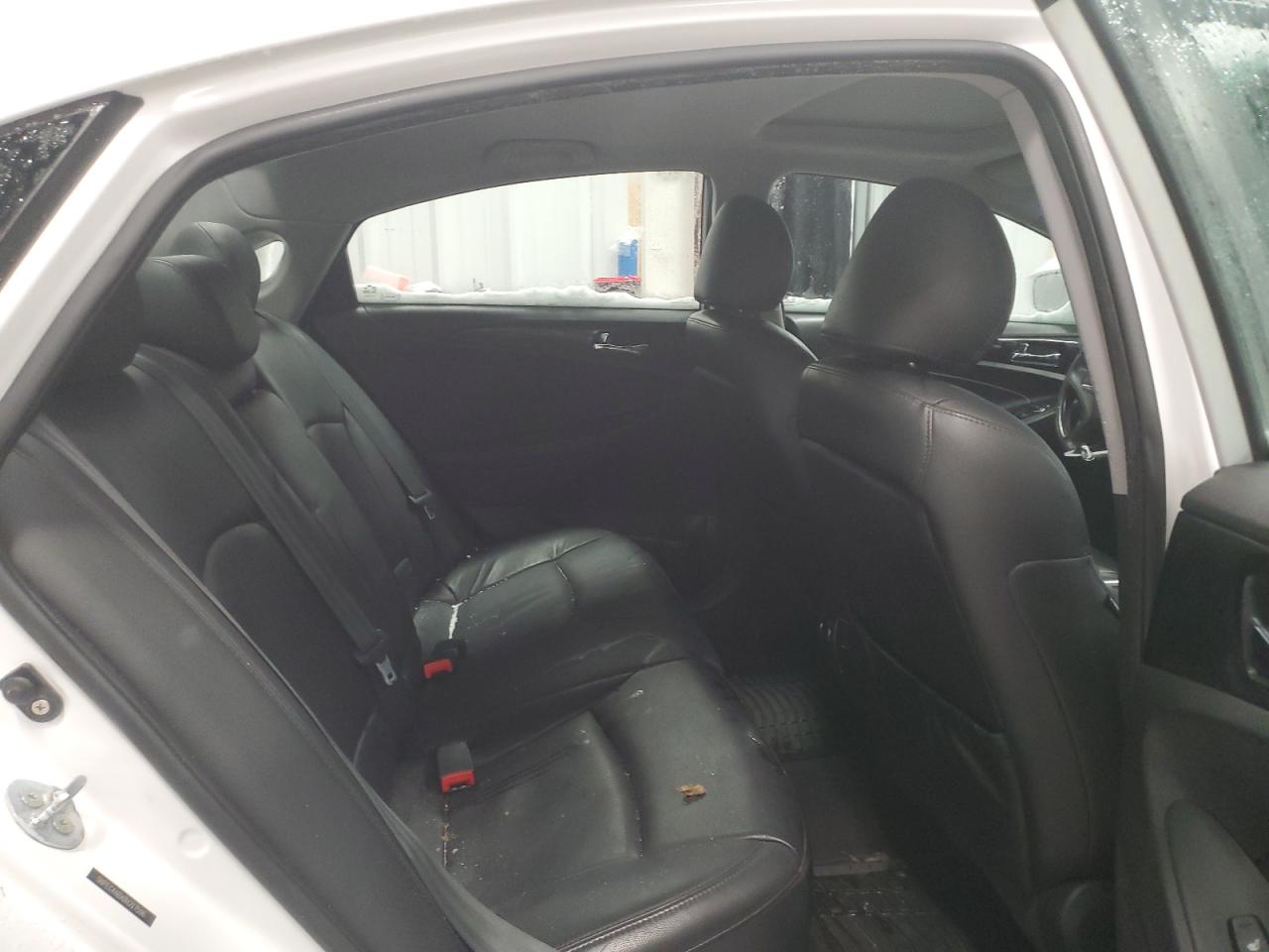 2011 Hyundai Sonata - Image 10