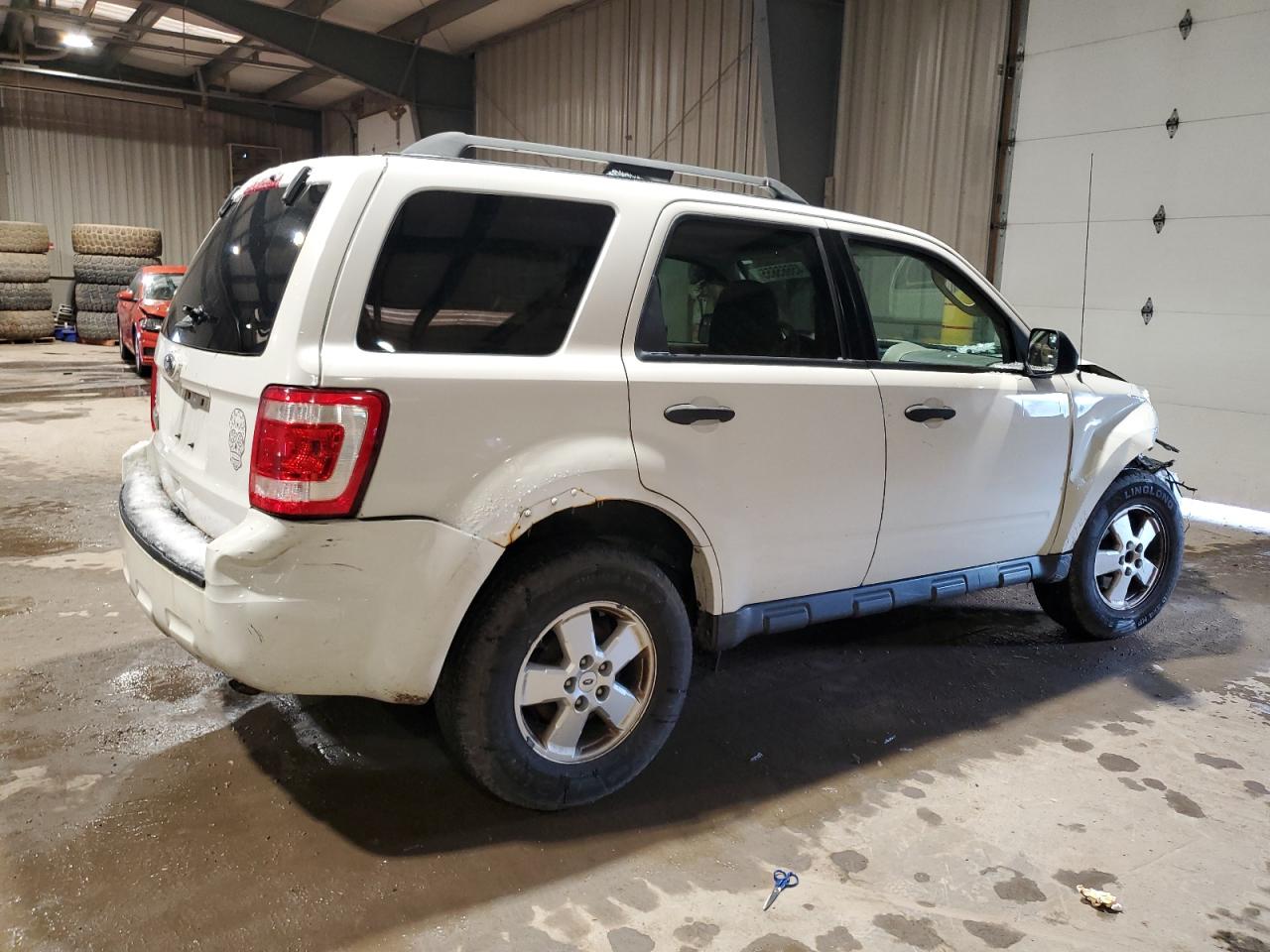 2011 Ford Escape - Image 3