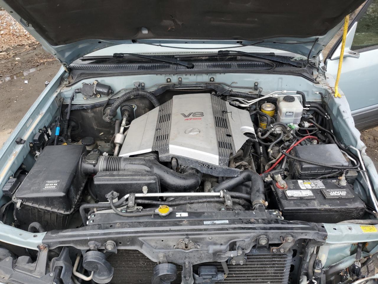 2004 Lexus LX - Image 12