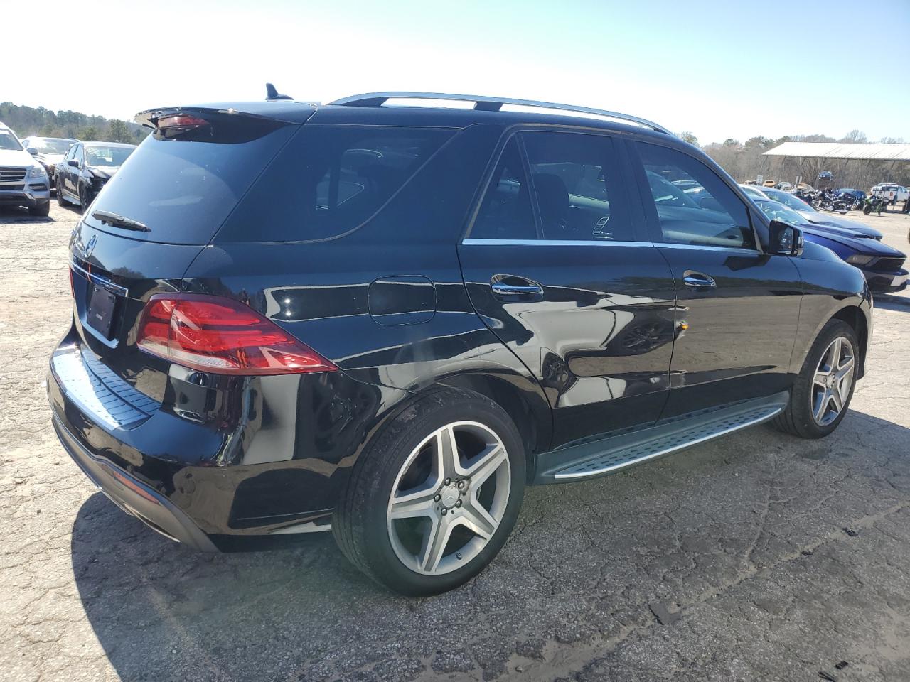 2016 Mercedes-Benz GLE - Image 3