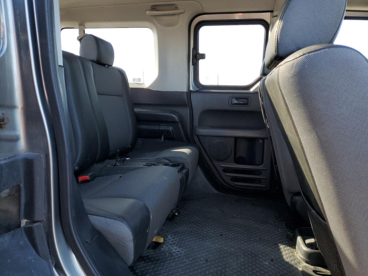 2005 Honda Element - Image 11