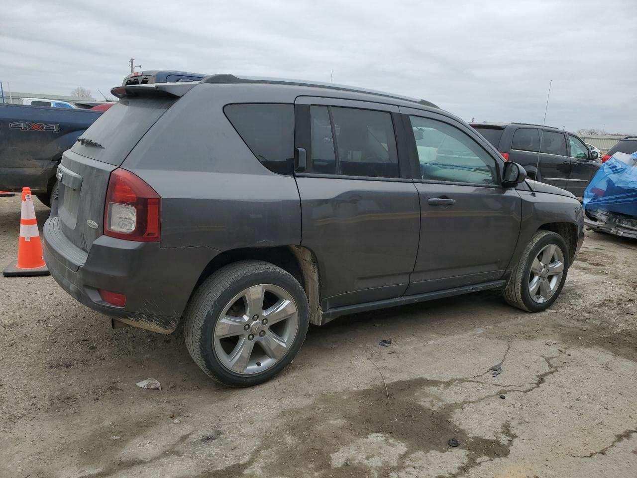 2016 Jeep Compass - Image 3