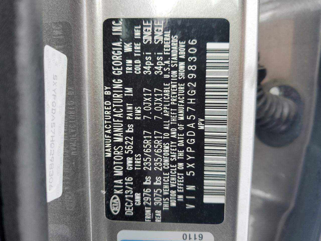 2017 Kia Sorento - Image 16