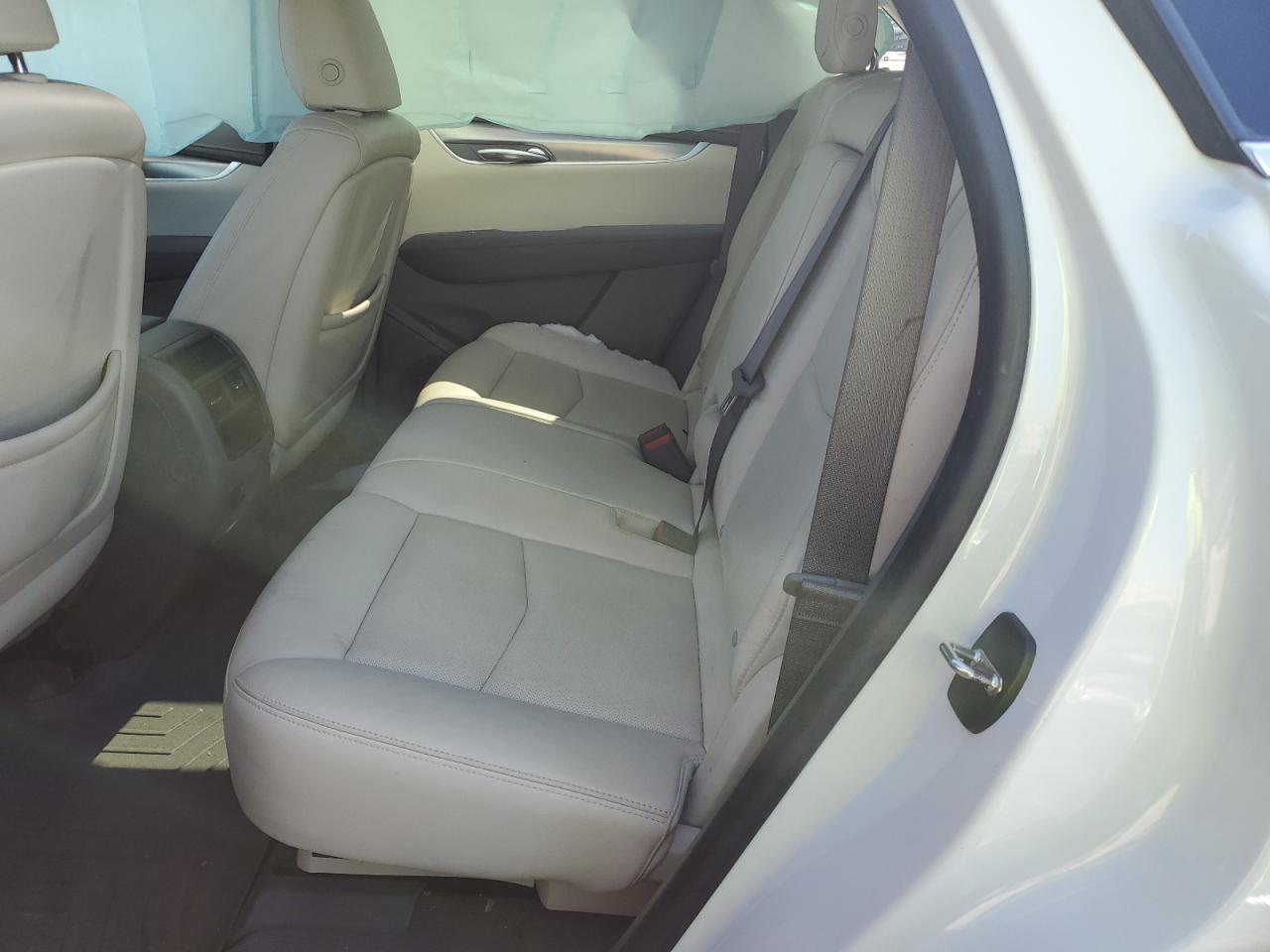 2017 Cadillac XT5 - Image 11