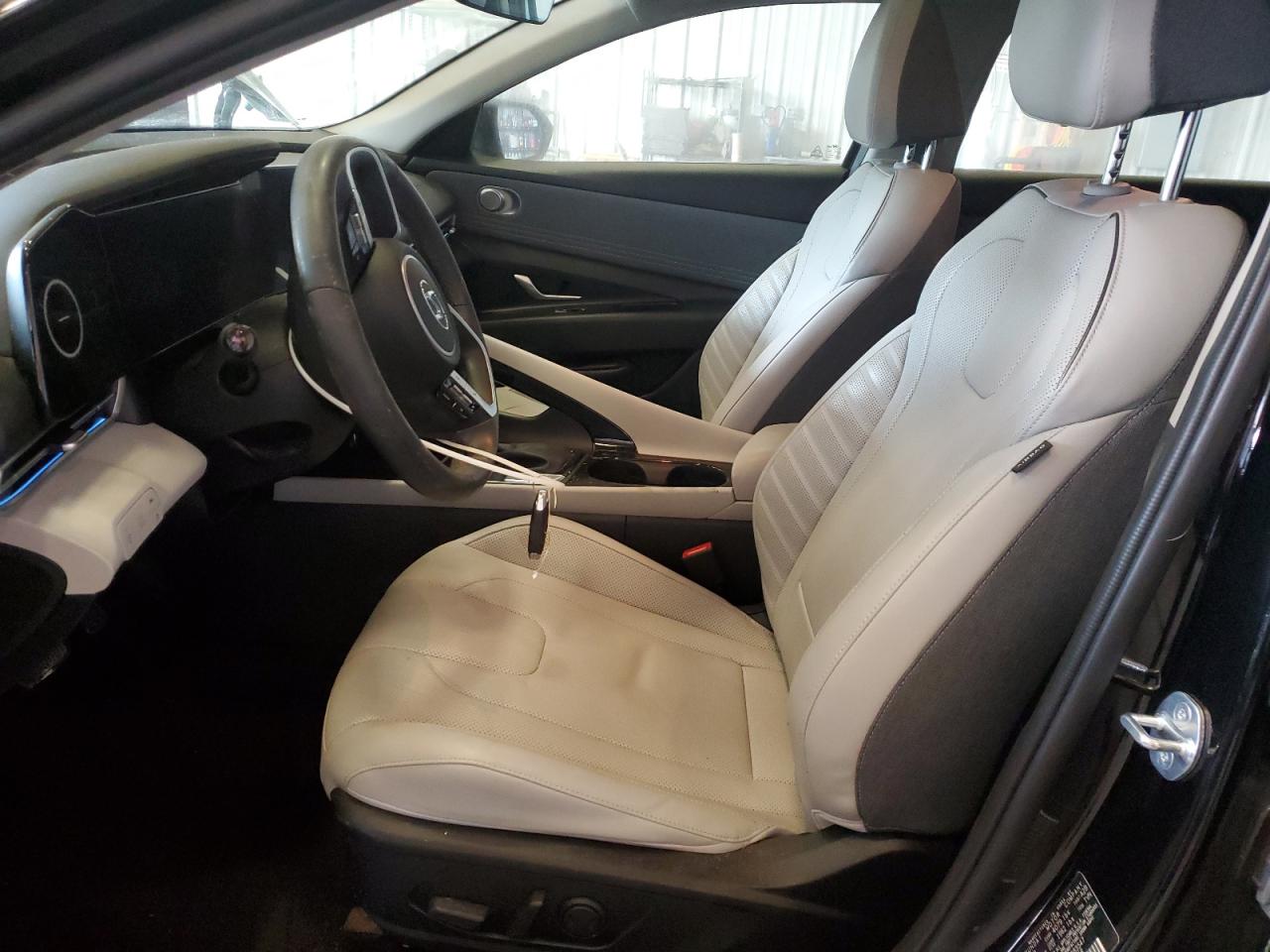 2023 Hyundai Elantra - Image 7
