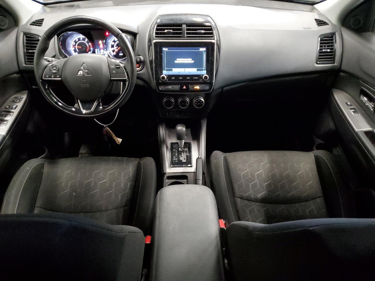 2020 Mitsubishi Outlander - Image 8