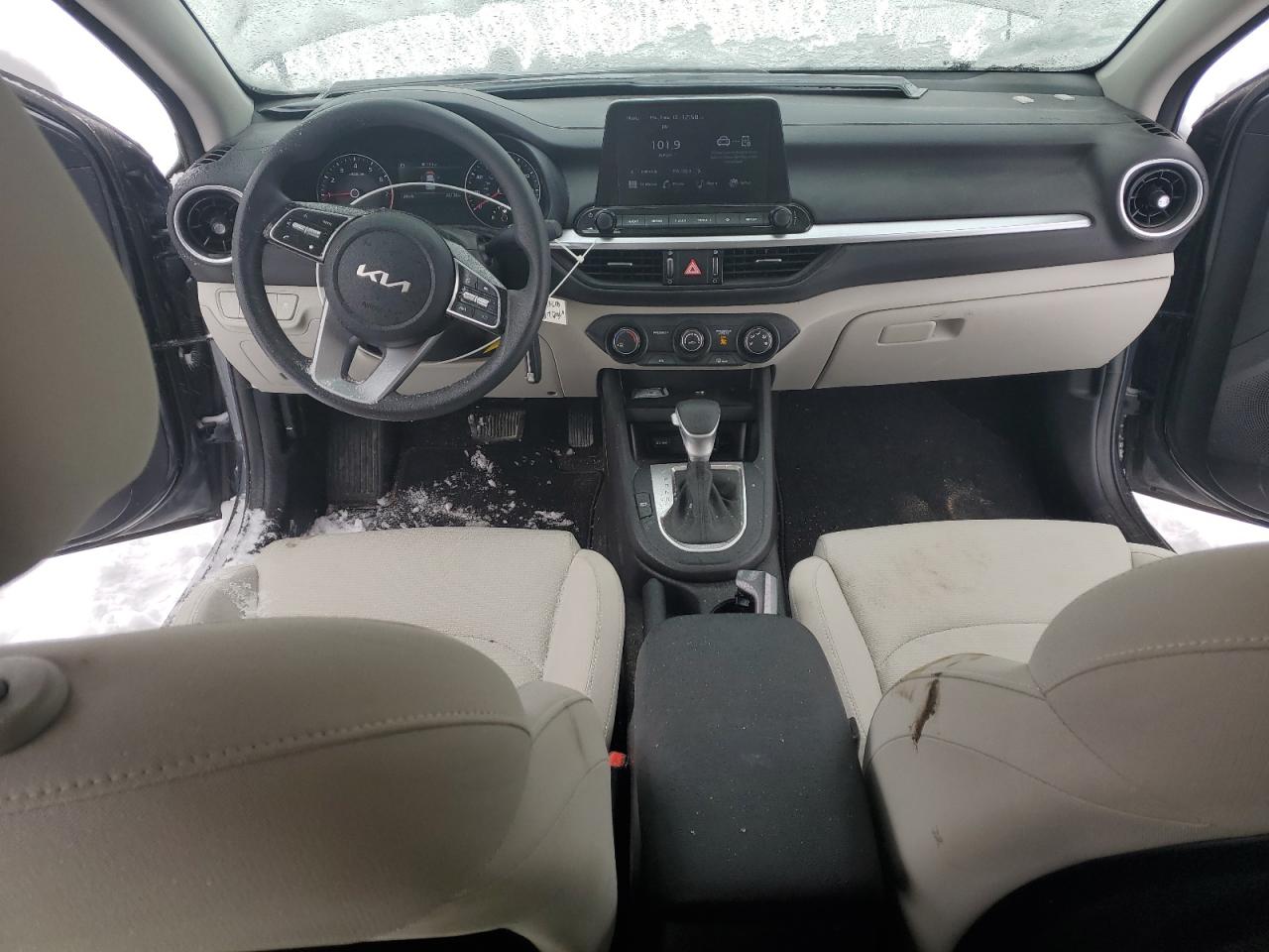 2022 Kia Forte - Image 8