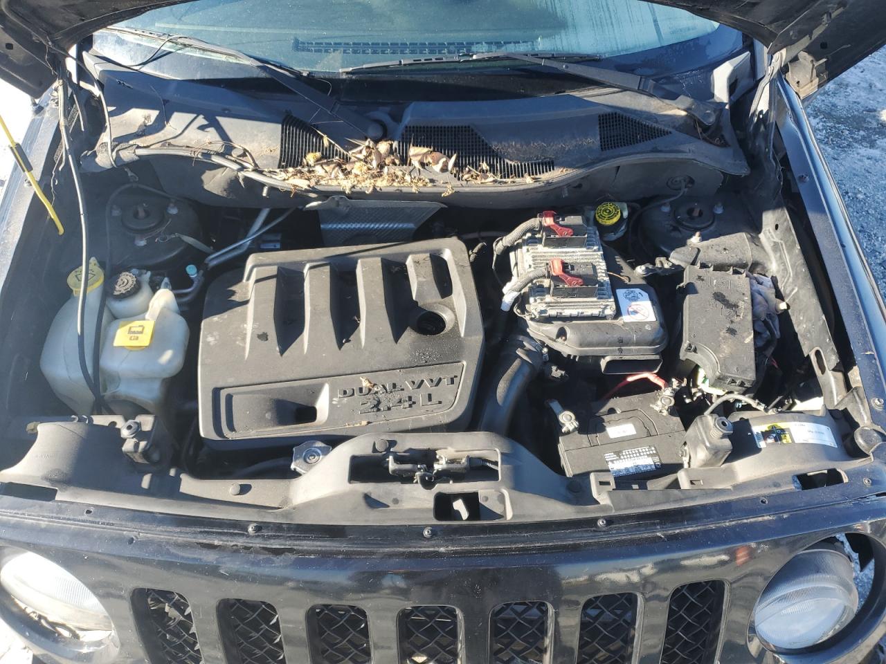 2015 Jeep Liberty (Patriot) - Image 14