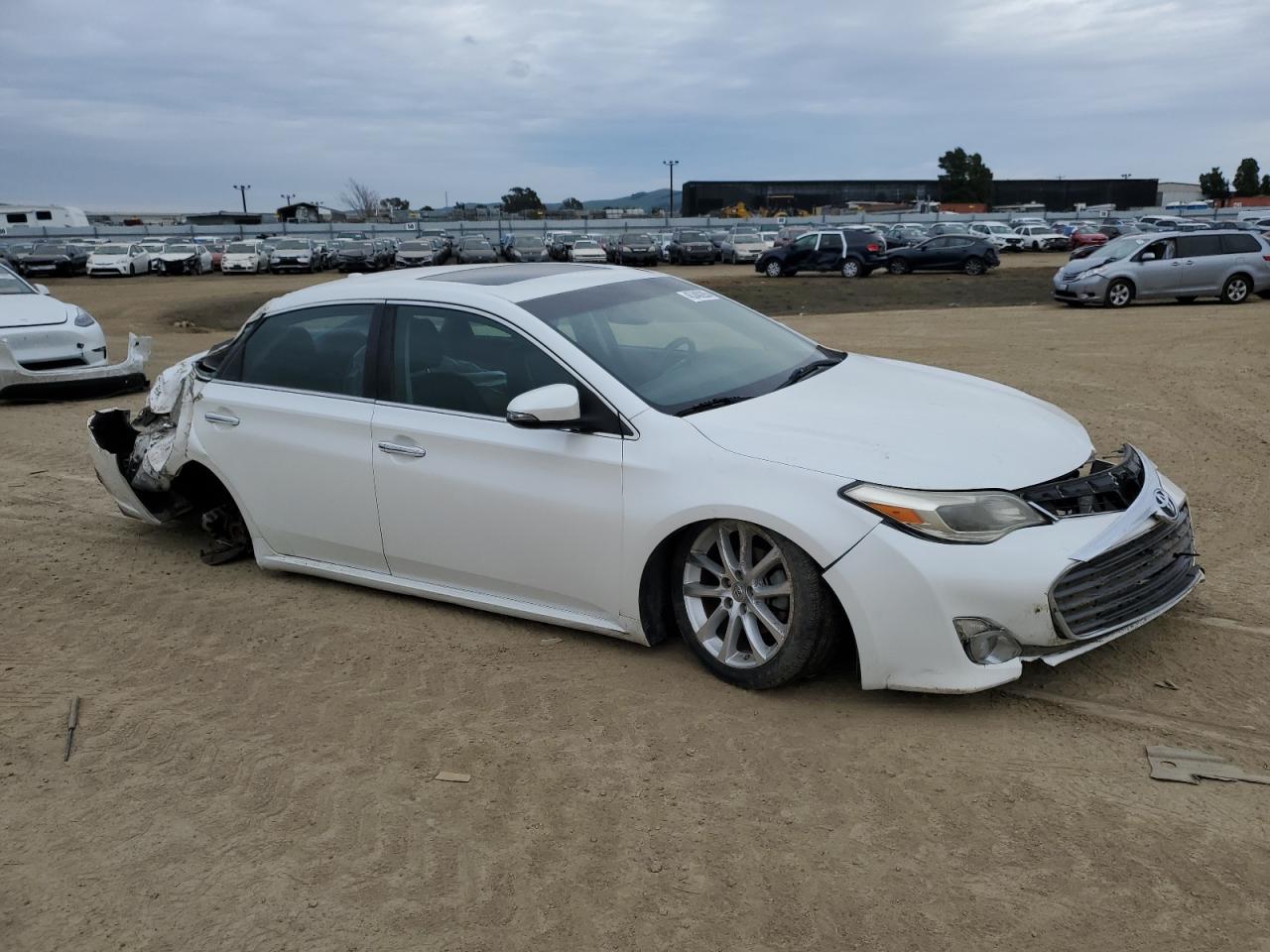 2013 Toyota Avalon - Image 4