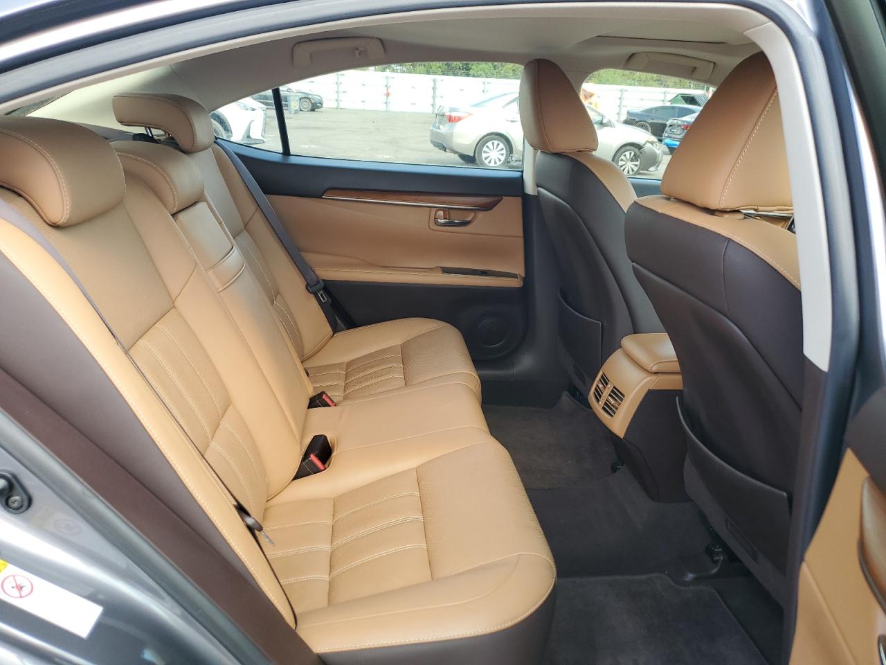 2017 Lexus ES - Image 10