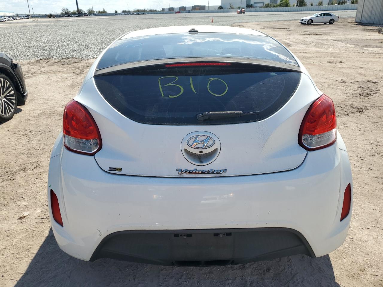 2016 Hyundai Veloster - Image 6