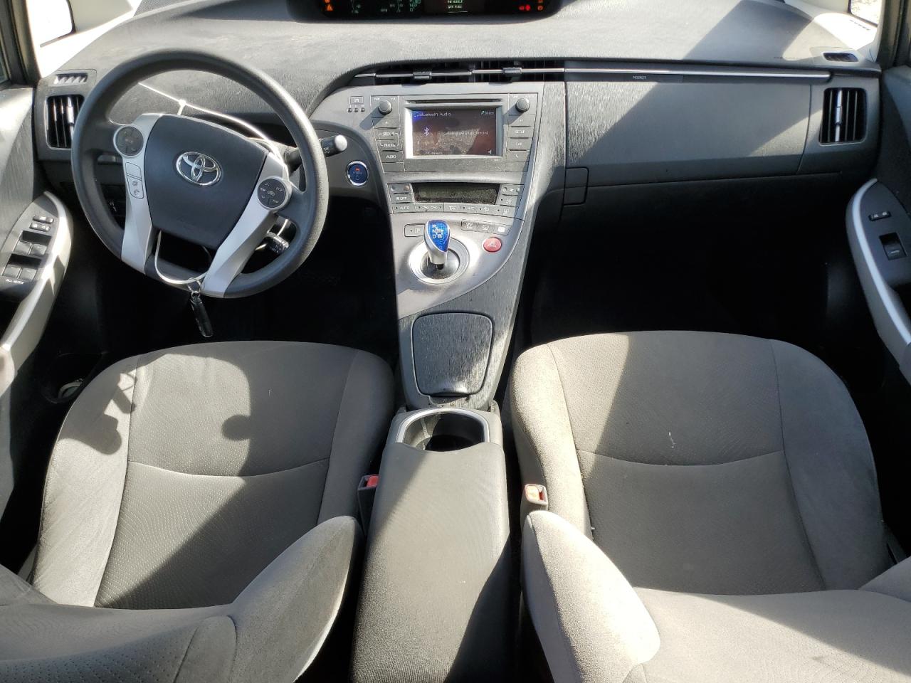 2014 Toyota Prius - Image 8