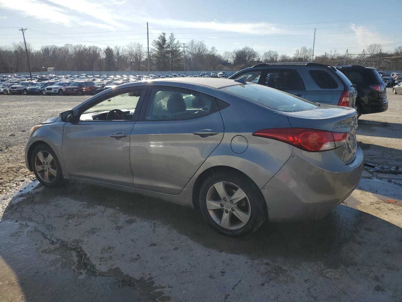 2011 Hyundai Elantra - Image 2