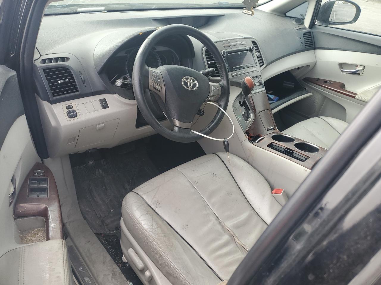 2010 Toyota Venza - Image 8
