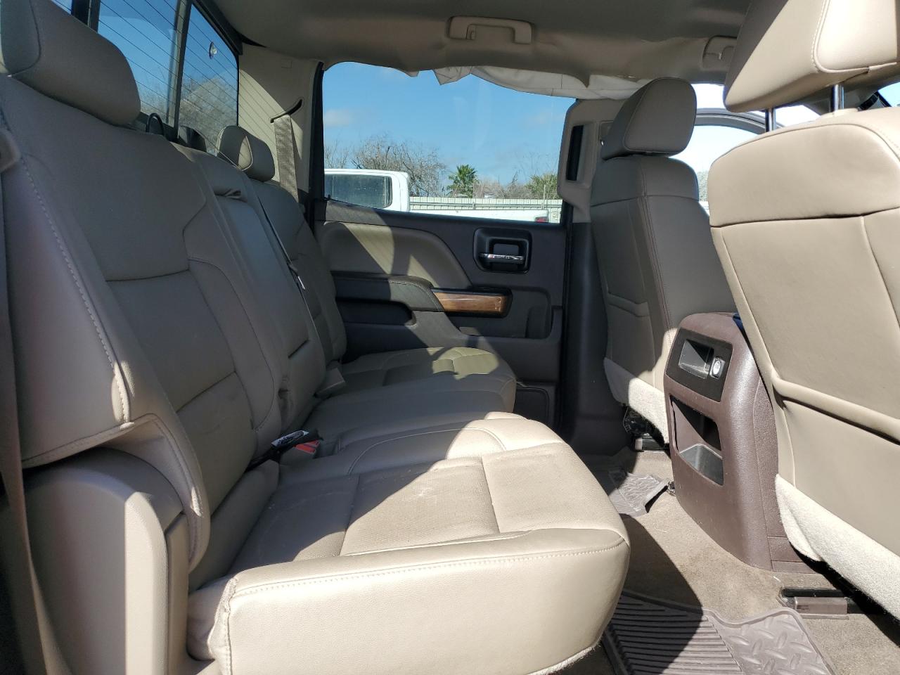 2016 Chevrolet Silverado - Image 10