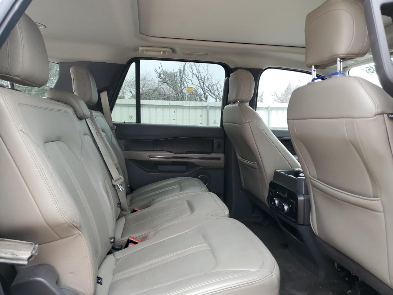 2019 Ford Expedition - Image 11