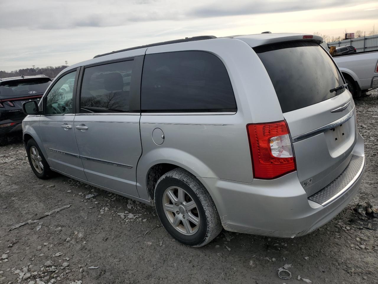 2011 Chrysler Town & Country - Image 2