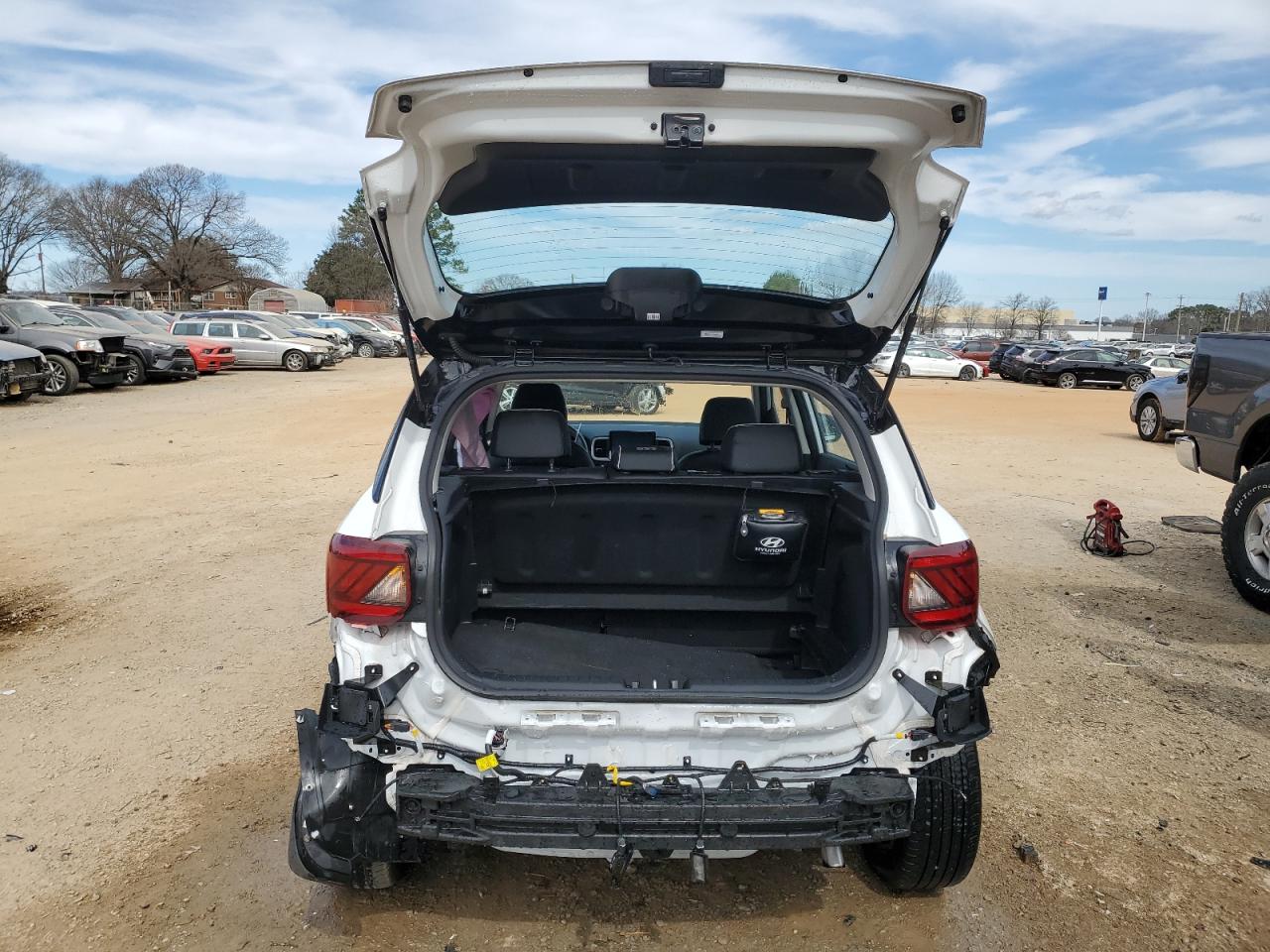 2023 Hyundai Venue - Image 6