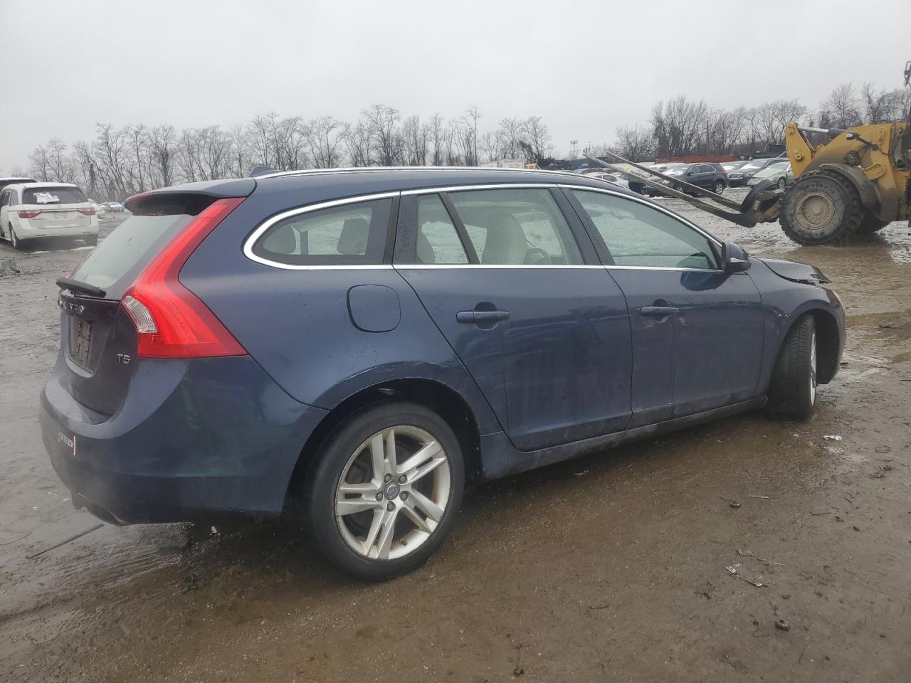 2015 Volvo V60 - Image 3
