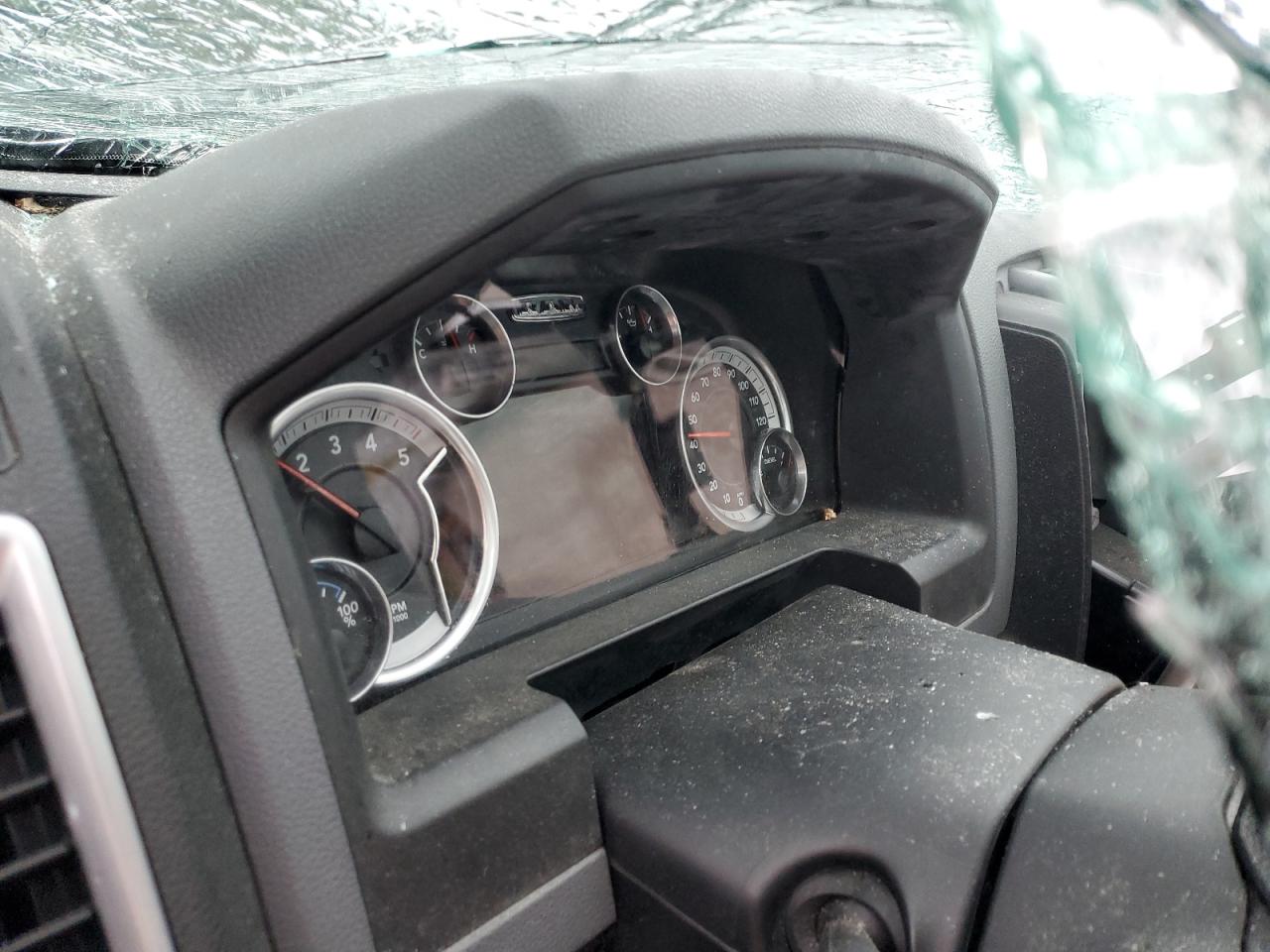 2015 RAM 1500 - Image 9