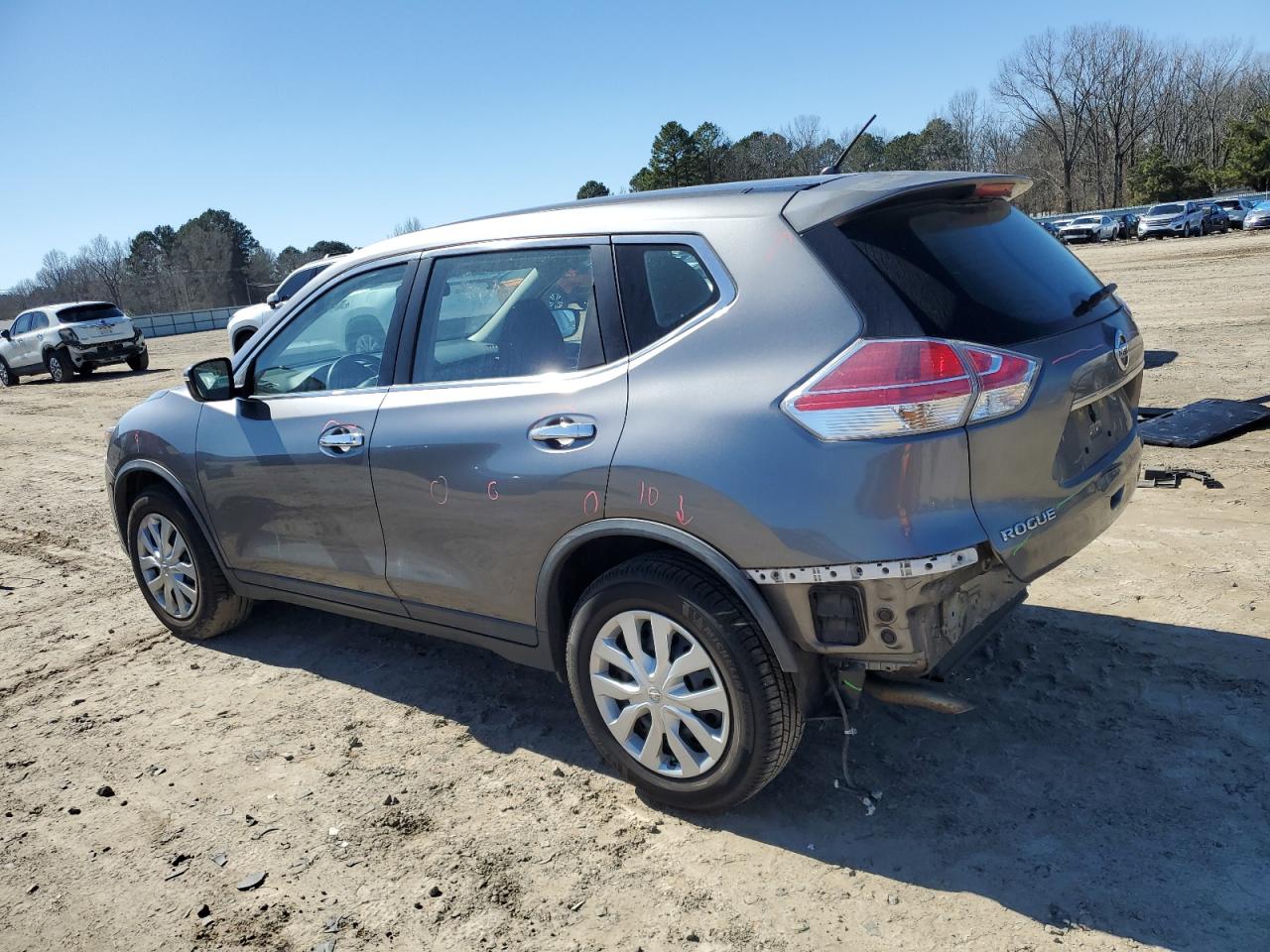2015 Nissan Rogue - Image 2