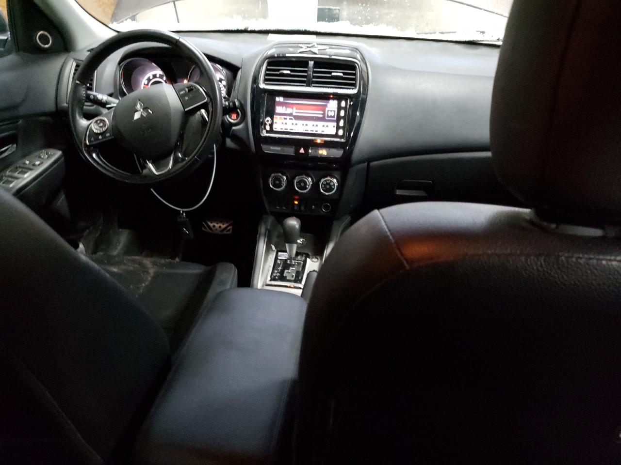 2018 Mitsubishi Outlander - Image 8