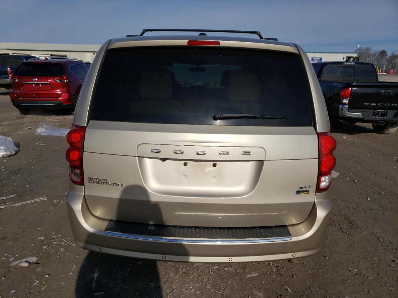 2016 Dodge Caravan - Image 6