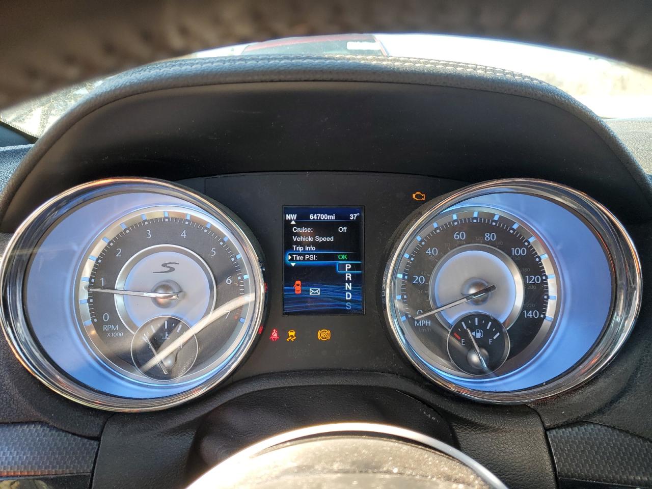 2014 Chrysler 300 - Image 9