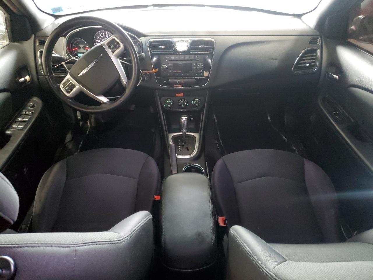 2012 Chrysler 200 - Image 8