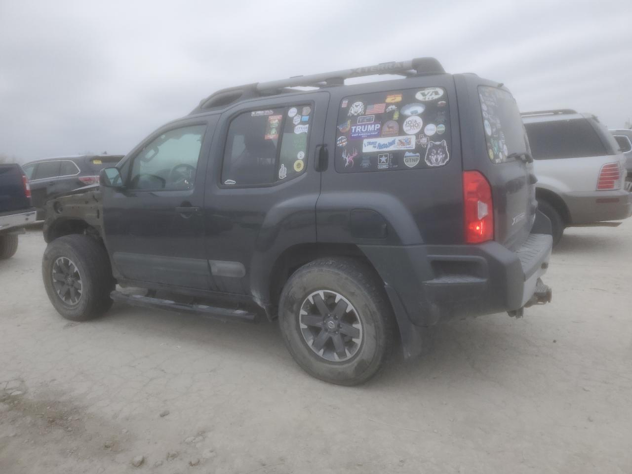 2014 Nissan XTerra - Image 2