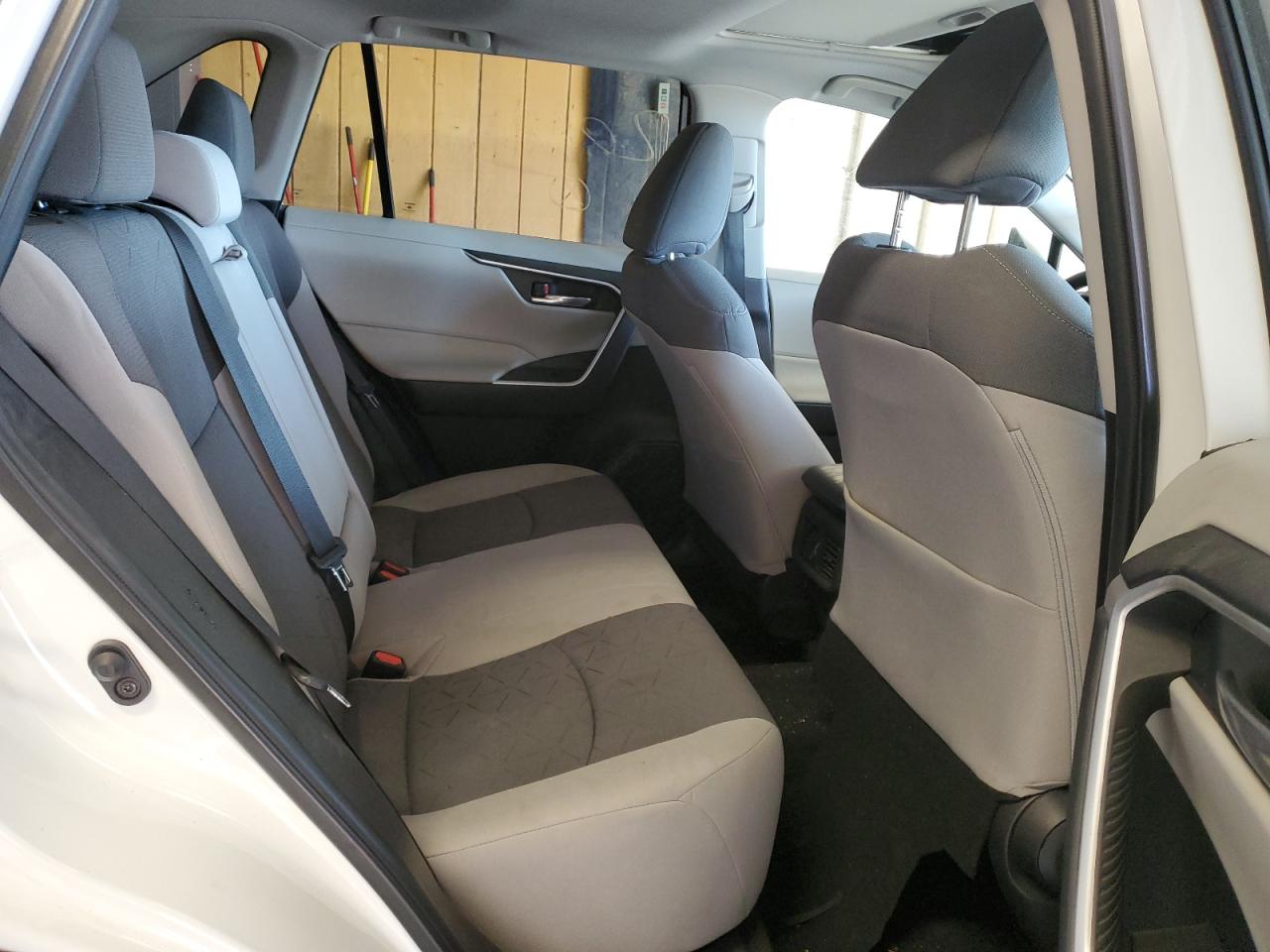 2021 Toyota RAV 4 - Image 11