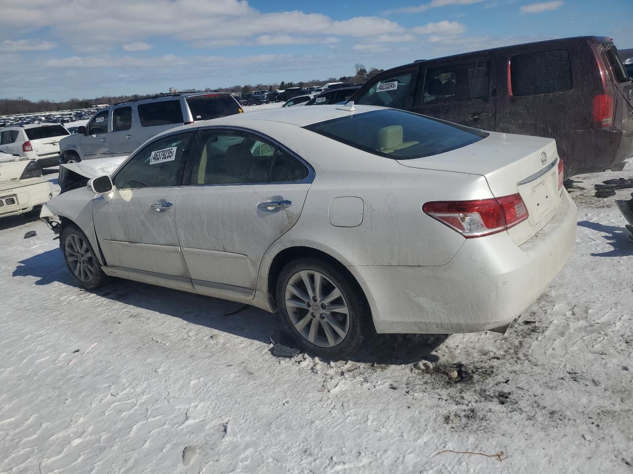 2011 Lexus ES - Image 2