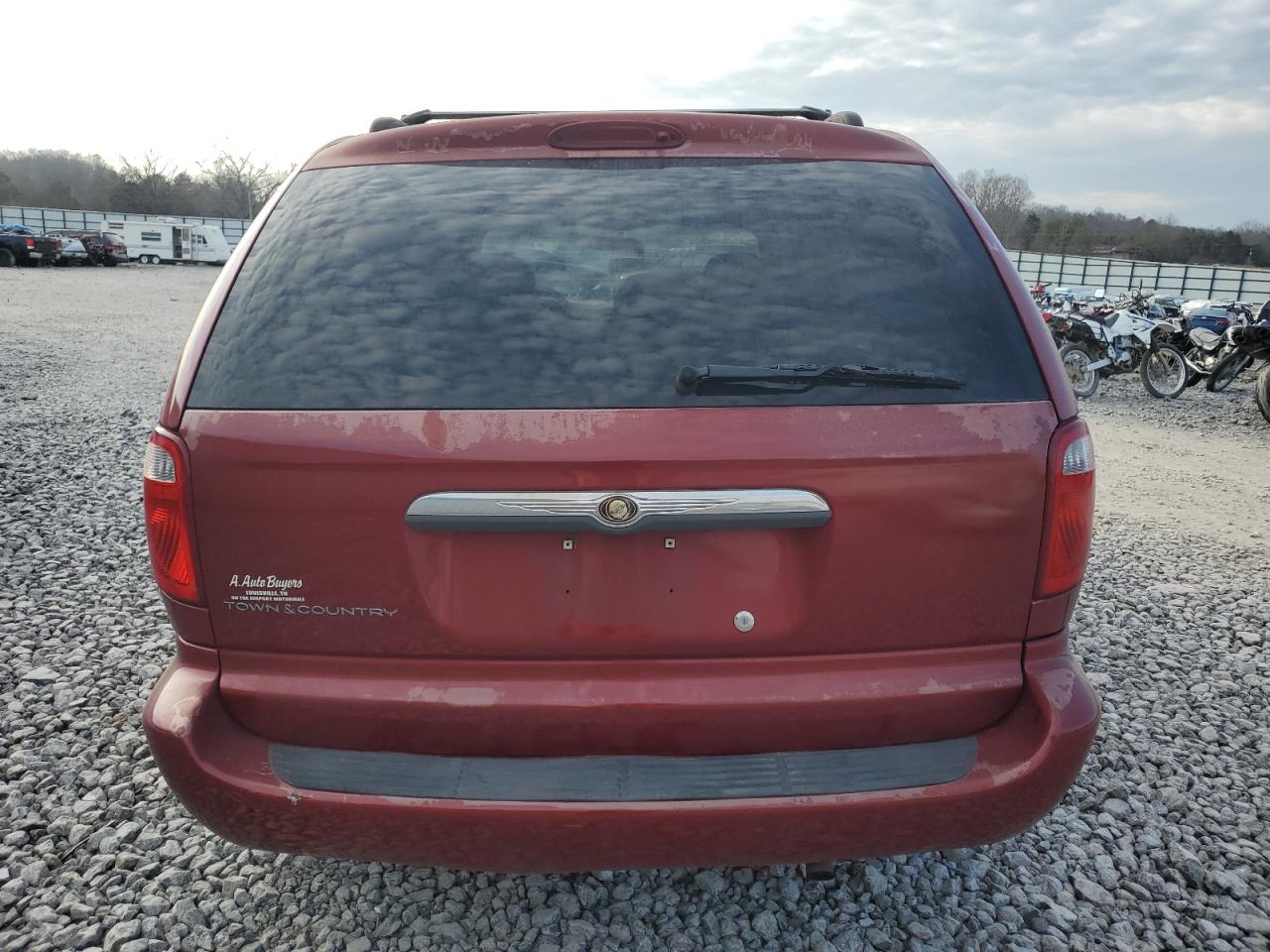 2006 Chrysler Town & Country - Image 6