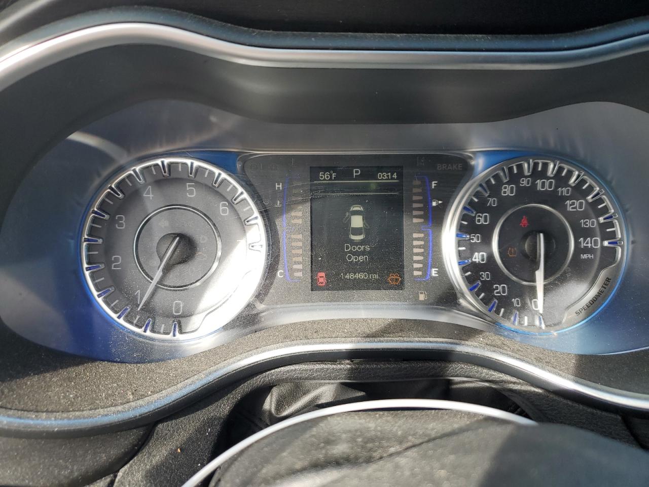 2015 Chrysler 200 - Image 9