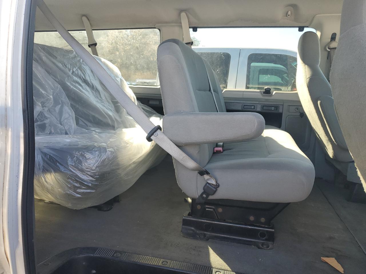 2009 Ford Econoline - Image 11
