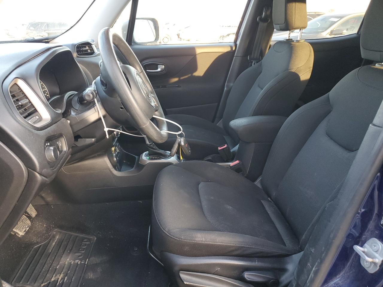 2017 Jeep Renegade - Image 7